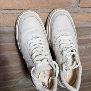 Vagabond Off-White leather Ladies Sneakers. Size 10. Excellent condition.
